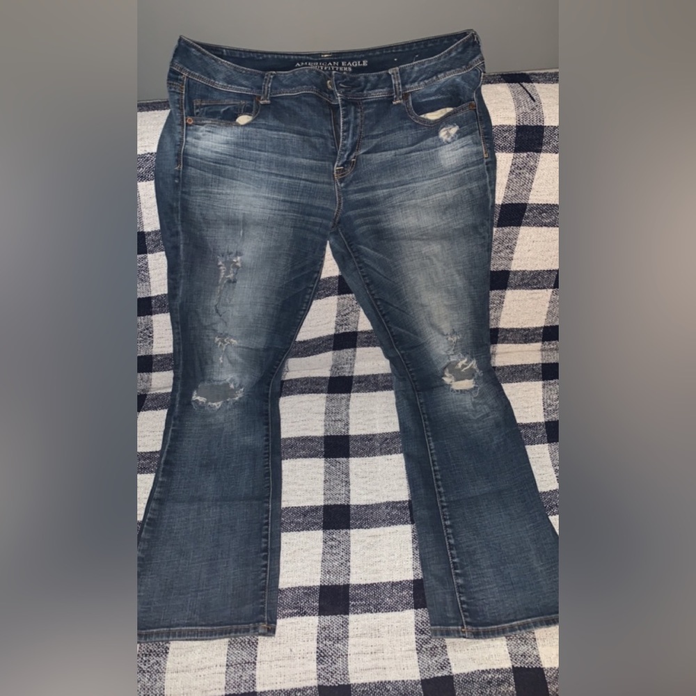 Woman’s American eagle jeans